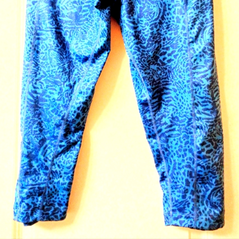 Nike Pro Combat Blue Patterned Capri Leggings - image 3